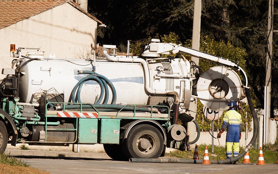 tuyau débouche canalisation Louvres